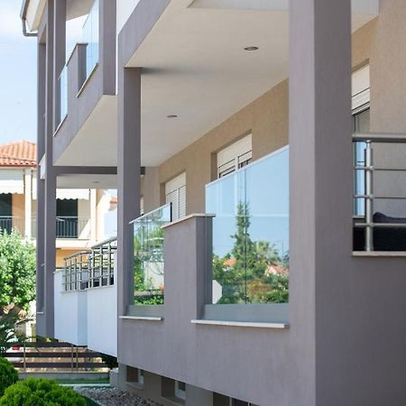 Luxury 2 Bed Studio, Semi-Ground Floor Apartment Nikiti  Exterior photo