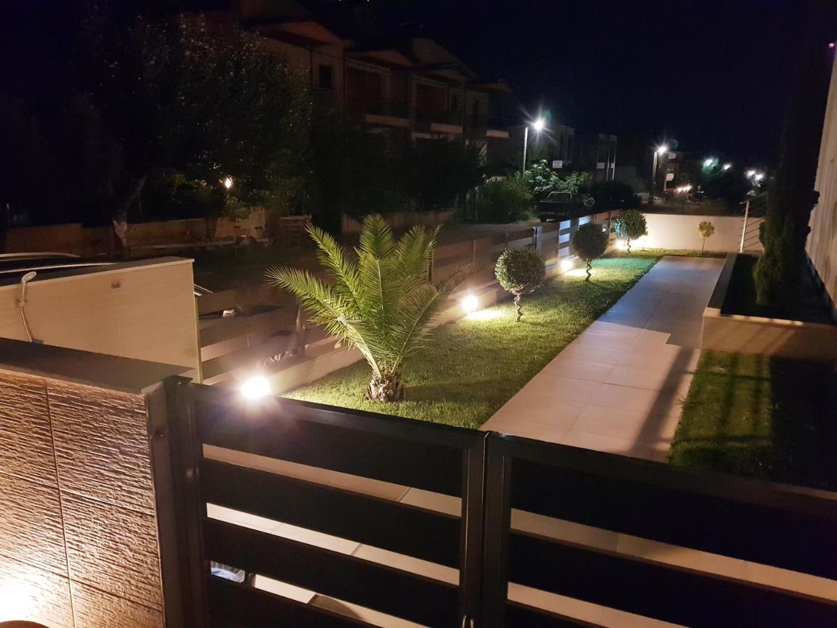 Sithonia Suites Luxury 2 Beds Studio, Semi-Ground Floor Nikiti  Exterior photo