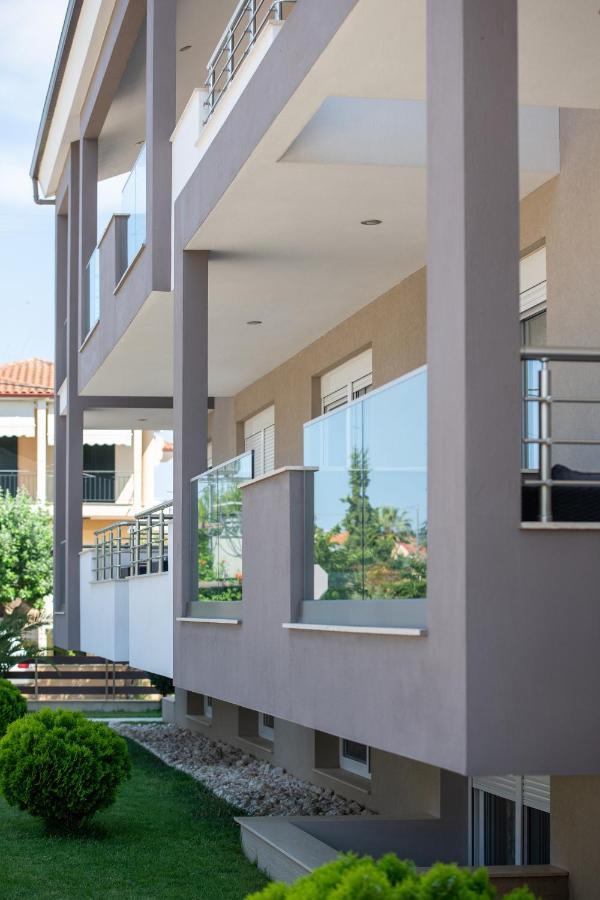 Luxury 2 Bed Studio, Semi-Ground Floor Apartment Nikiti  Exterior photo